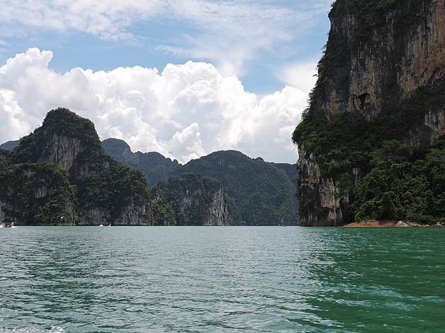 Cheow Lan Dam is a remarkable and scenic reservoir located in the Khao Sok National Park of southern Thailand. 