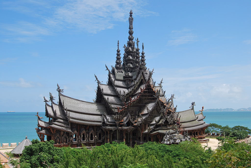 Prasat Sut Ja-Tum" in Thai, is an awe-inspiring and intricately crafted wooden temple located in Pattaya, Thailand.