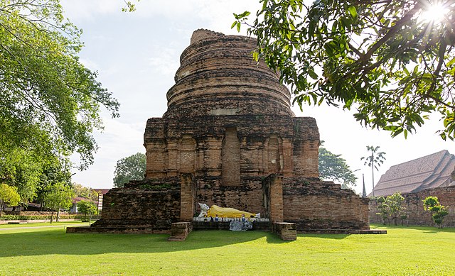 Wat Yai Chai Mongkol has historical significance of the Ayutthaya Kingdom, which was the second capital of Siam