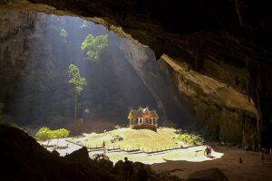 Phraya Nakhon Cave is a testament to the profound beauty of the natural world and the rich cultural heritage of Thailand.