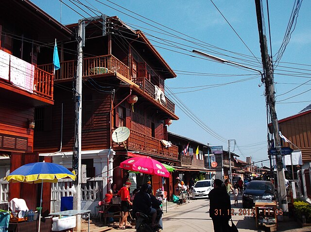 Tucked away in the northeastern region of Thailand, Chiang Khan Walking Street offers visitors a charming and nostalgic experience that transcends time. 