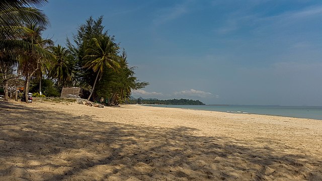 Thung Wua Laen Beach is a haven for peace and relaxation. The beach stretches for kilometers along the Gulf of Thailand
