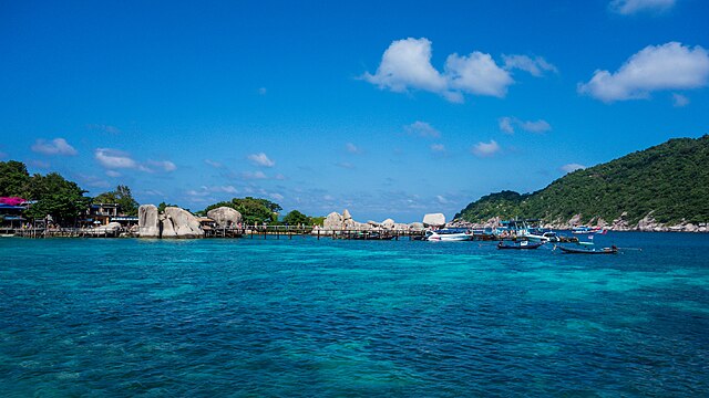  Koh Tao is a tropical gem that has become synonymous with diving and underwater exploration.