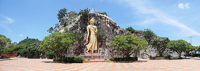 Khao Ngu Stone Park This natural wonder is located in Ratchaburi Province.